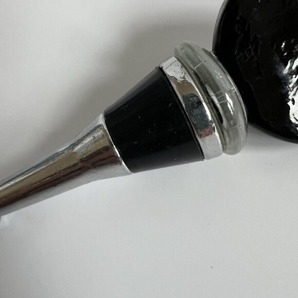 Handmade Yin Yang Glass Blown Black and White Wine Bottle Stopper - Picture 5 of 6